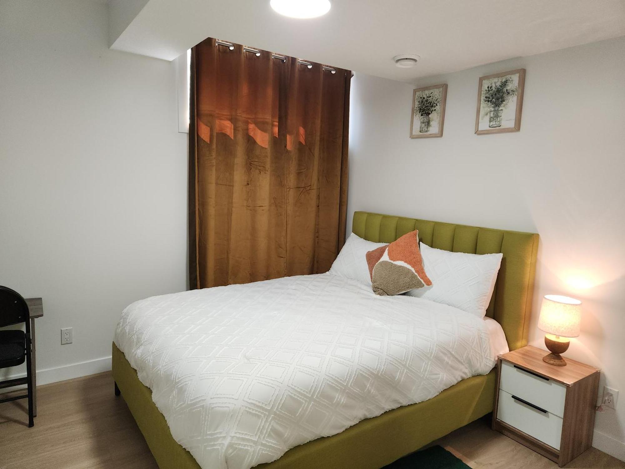 Brand New Deluxe 2 Bedroom Suite With Ac & Den YYC Exterior photo