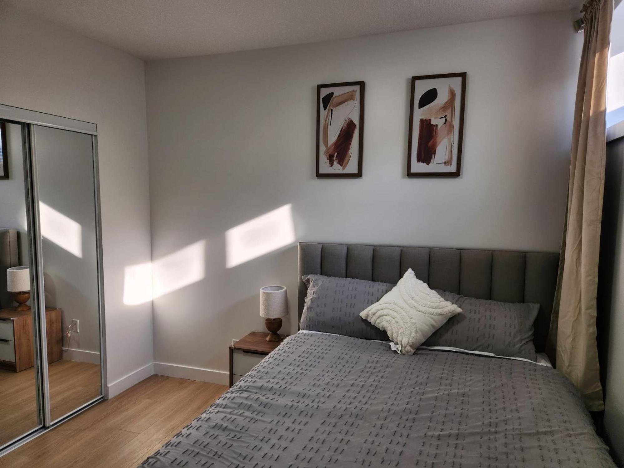 Brand New Deluxe 2 Bedroom Suite With Ac & Den YYC Exterior photo